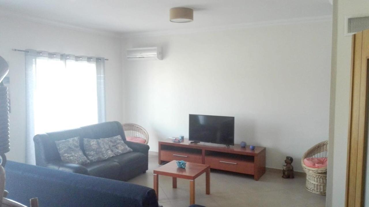 Spacious House In Aldeia Dos Pinheiros With Pool أزيتاوْ المظهر الخارجي الصورة